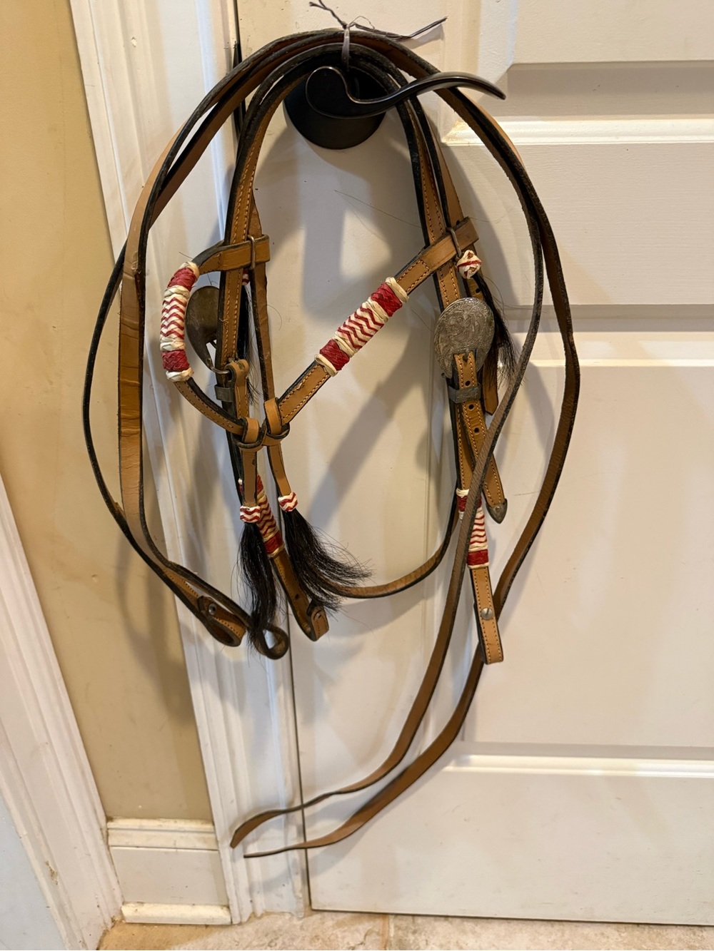 Leather Western Headstall w/ matching reins w/ horsehair Accent colored rawhide - Picture 13 of 16